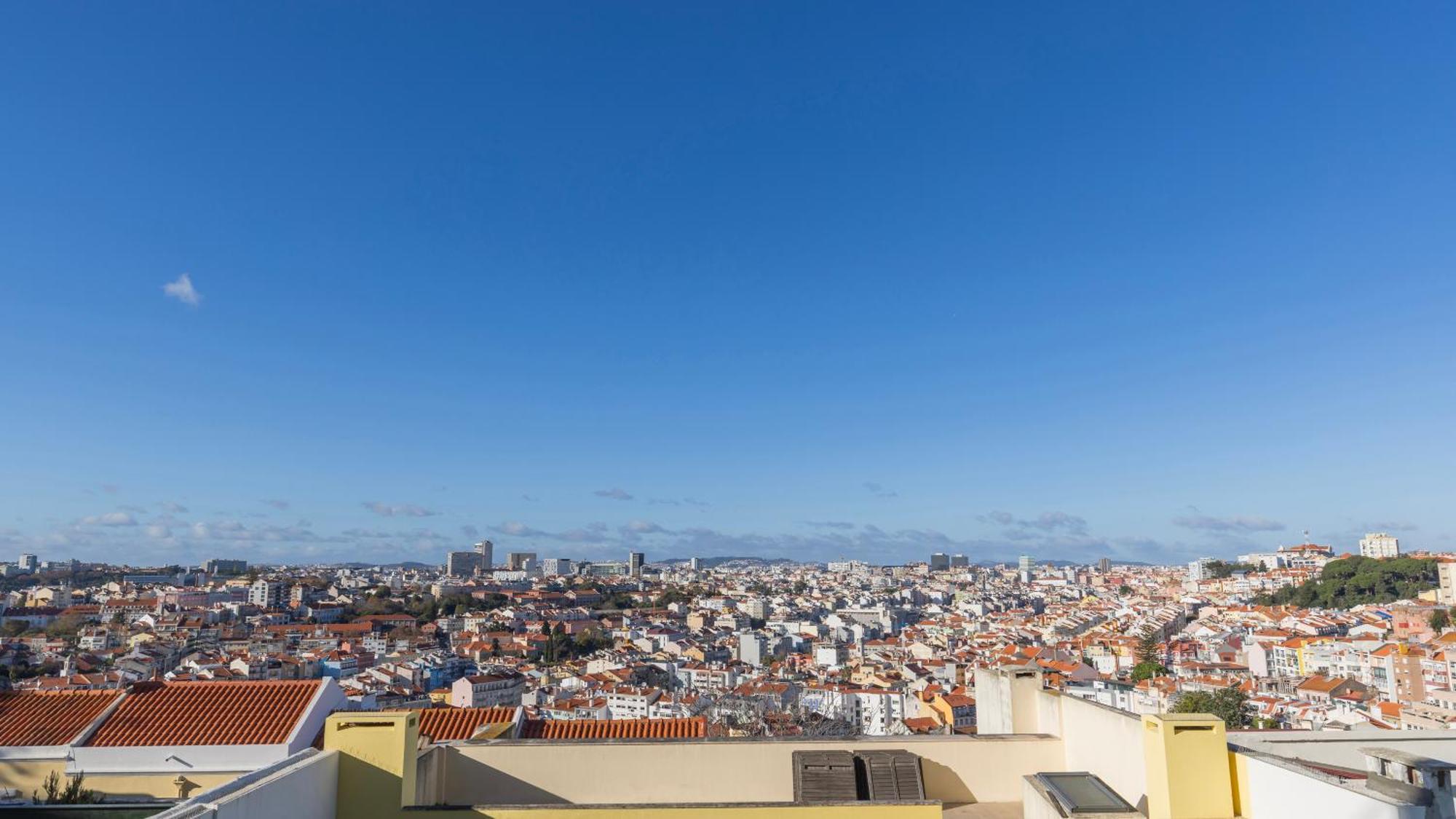 Stylish With Parking By Lovelystay Appartement