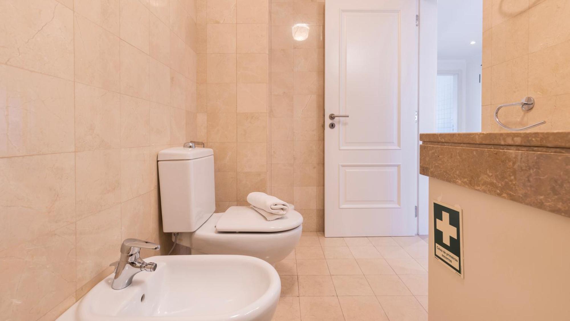 Stylish With Parking By Lovelystay Appartement