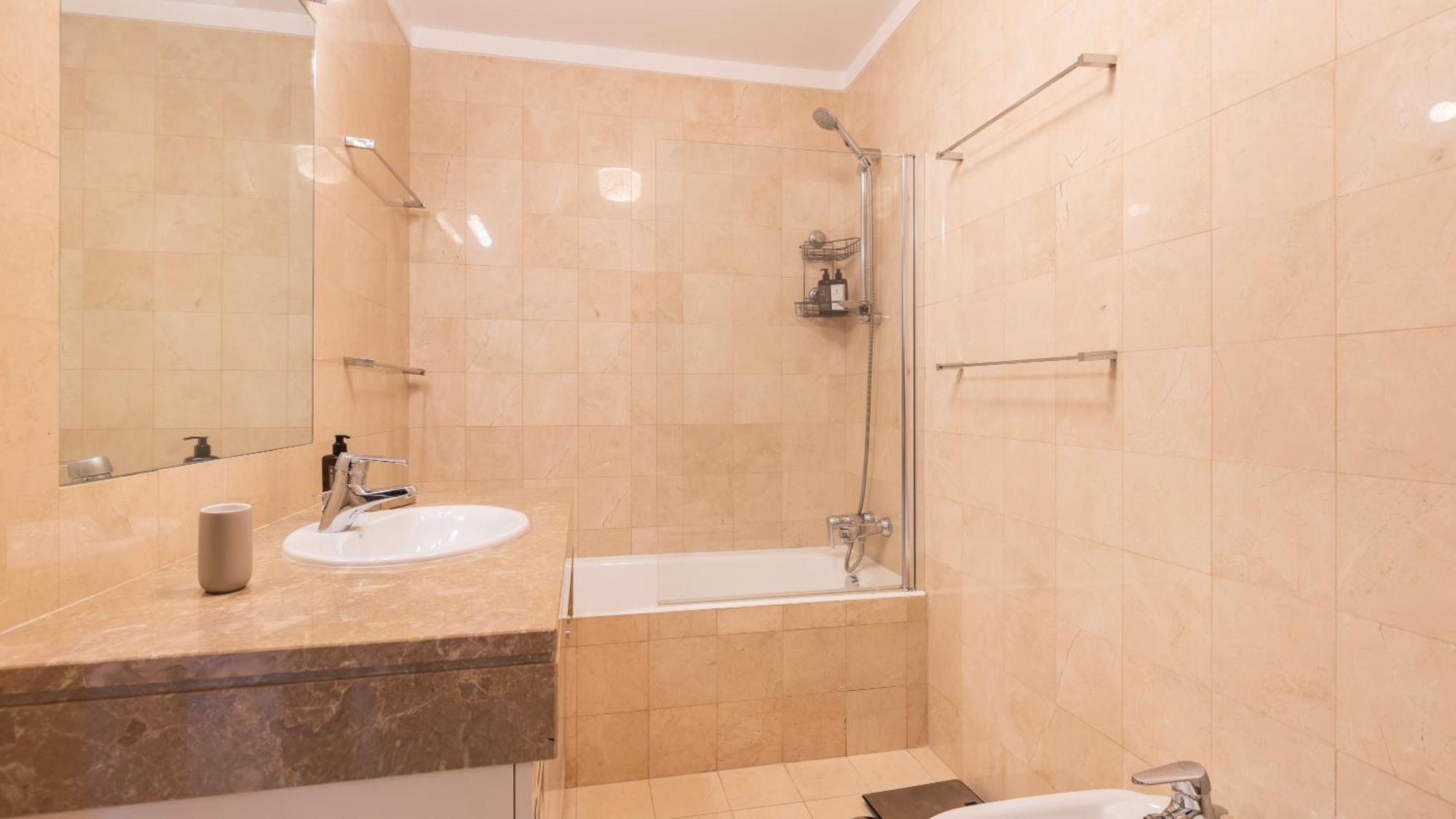 Stylish With Parking By Lovelystay Lissabon