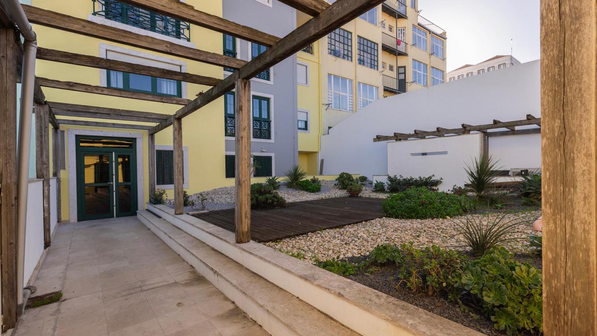 Stylish With Parking By Lovelystay Lisbon