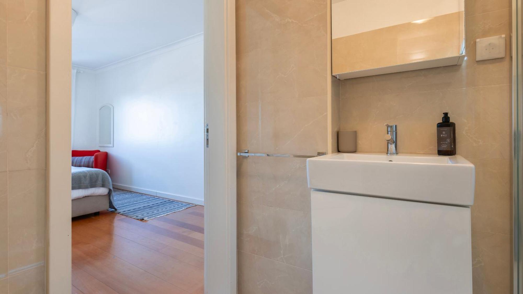 Stylish With Parking By Lovelystay *